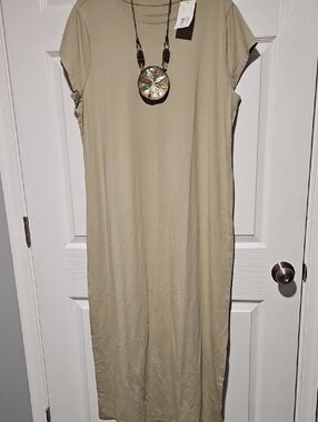 a new day Short-Sleeve Maxi Dress in Light Olive